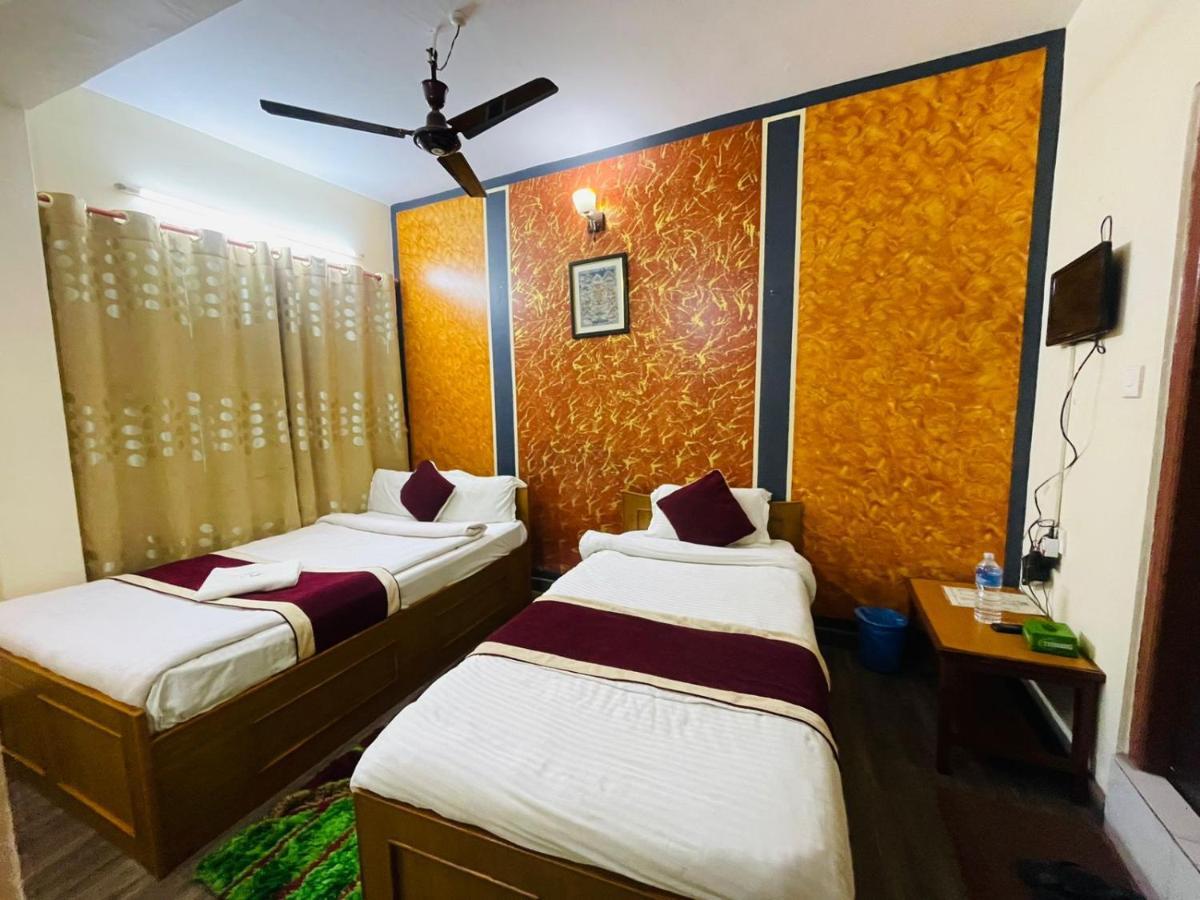 Hotel Old Durbar Pokhara Bagian luar foto