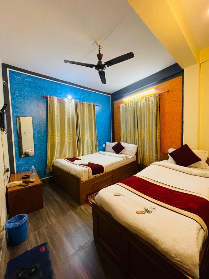 Hotel Old Durbar Pokhara Bagian luar foto
