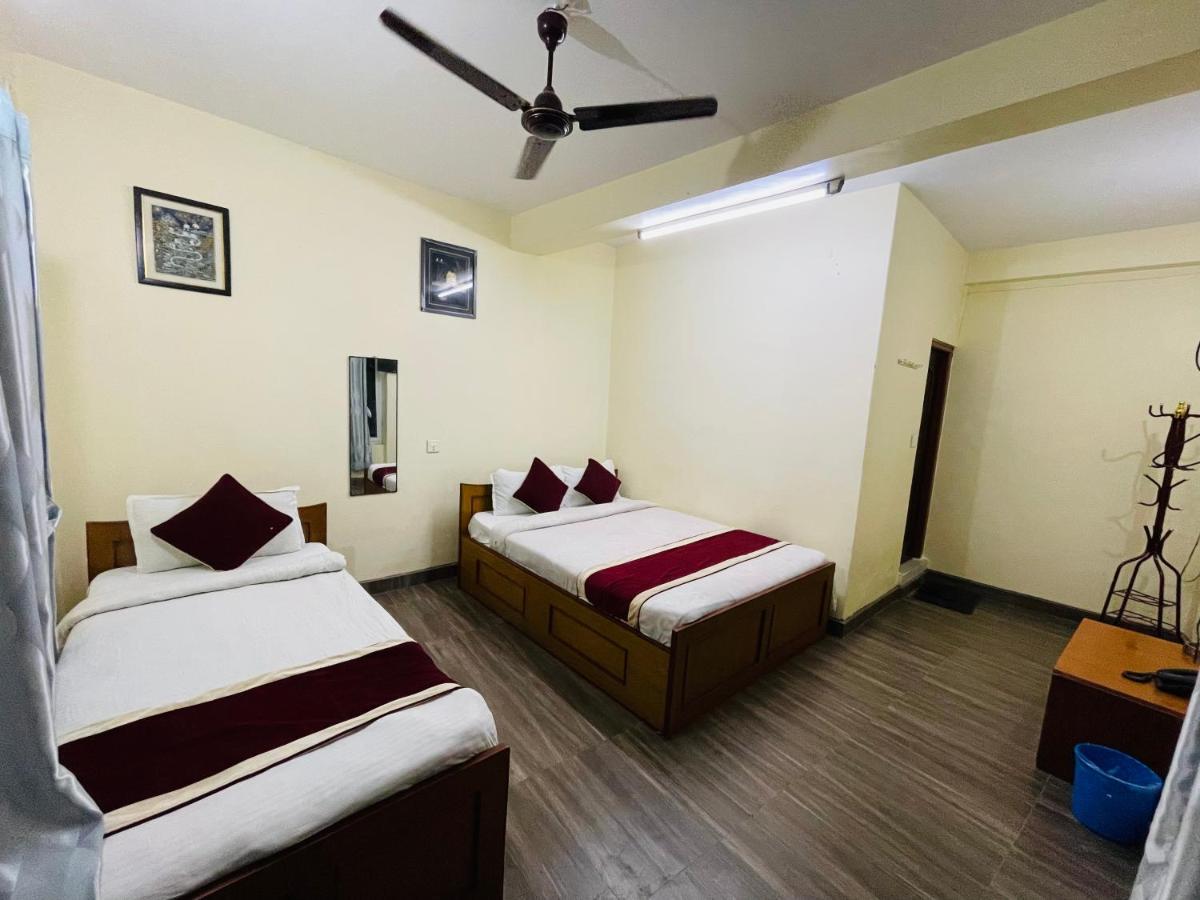 Hotel Old Durbar Pokhara Bagian luar foto