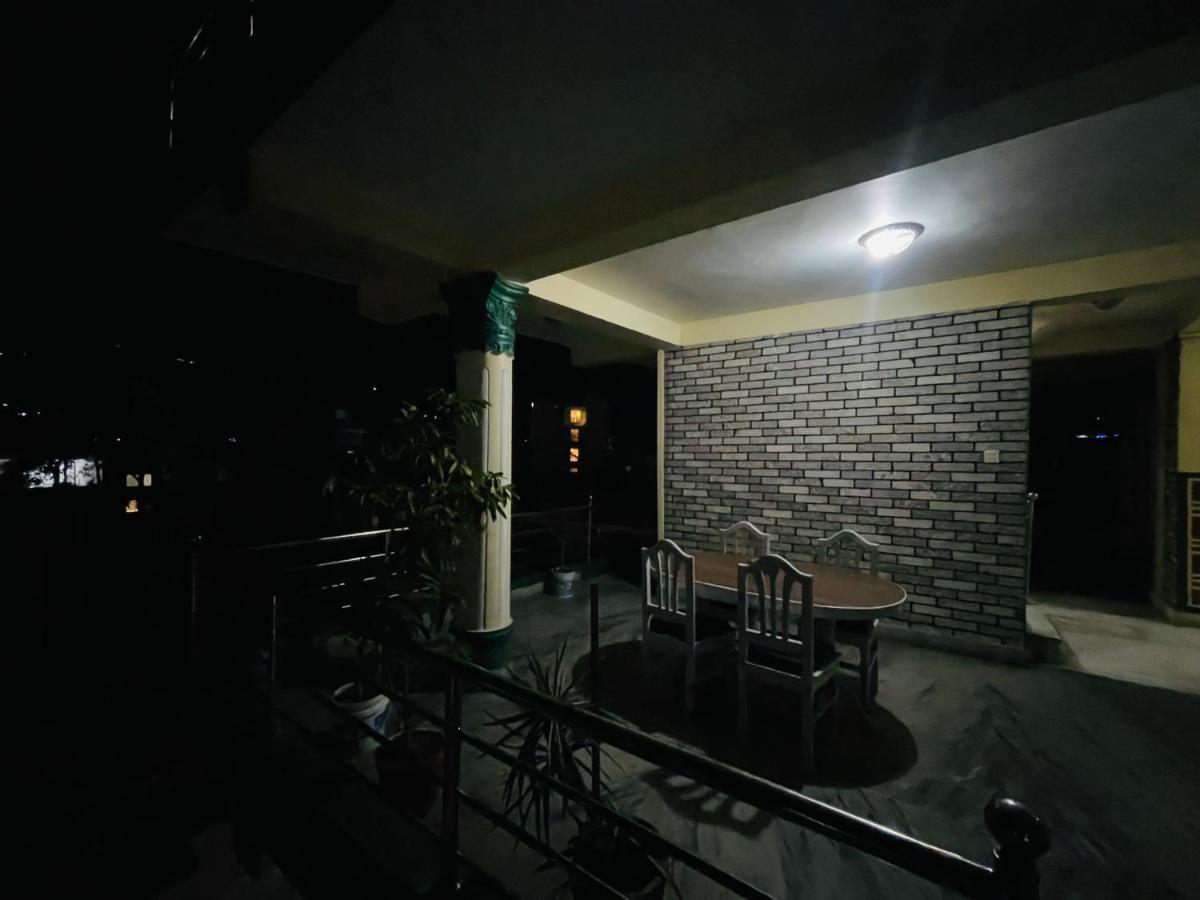 Hotel Old Durbar Pokhara Bagian luar foto